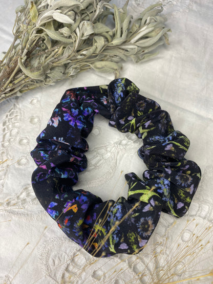 SILK FLORAL SCRUNCHIE