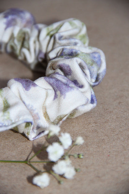 FLORAL SCRUNCHIE